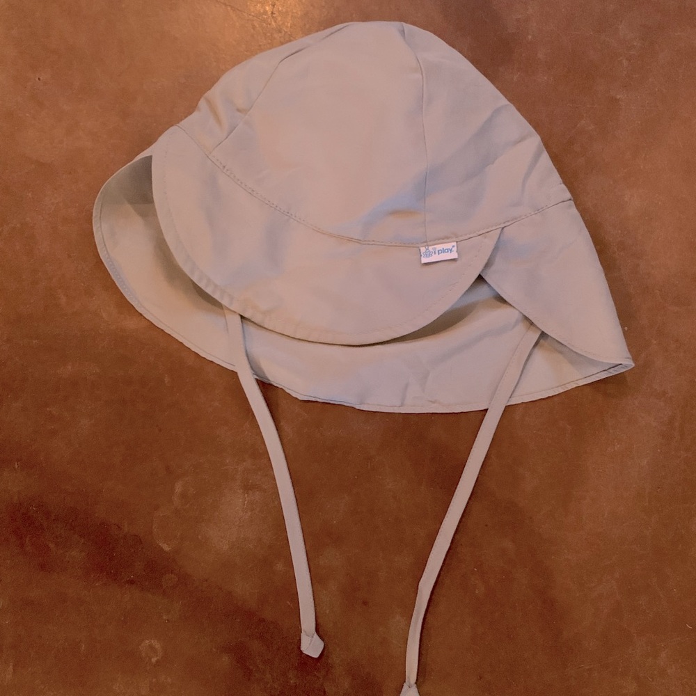 Iplay toddler upf 50+ hat grey excellent used condition